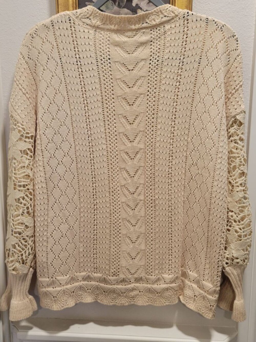 Women’s Pointelle Crochet Cable Lace Sleeve Sweater "NWOT" TAN Size L - Picture 4 of 7
